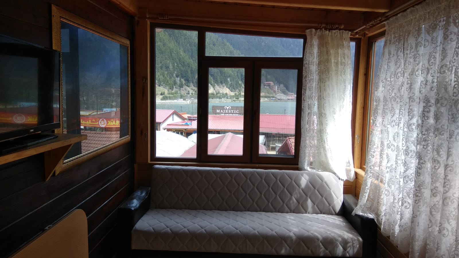 BEŞ EVLER APART 3+1 Göl Manzaralı Daire