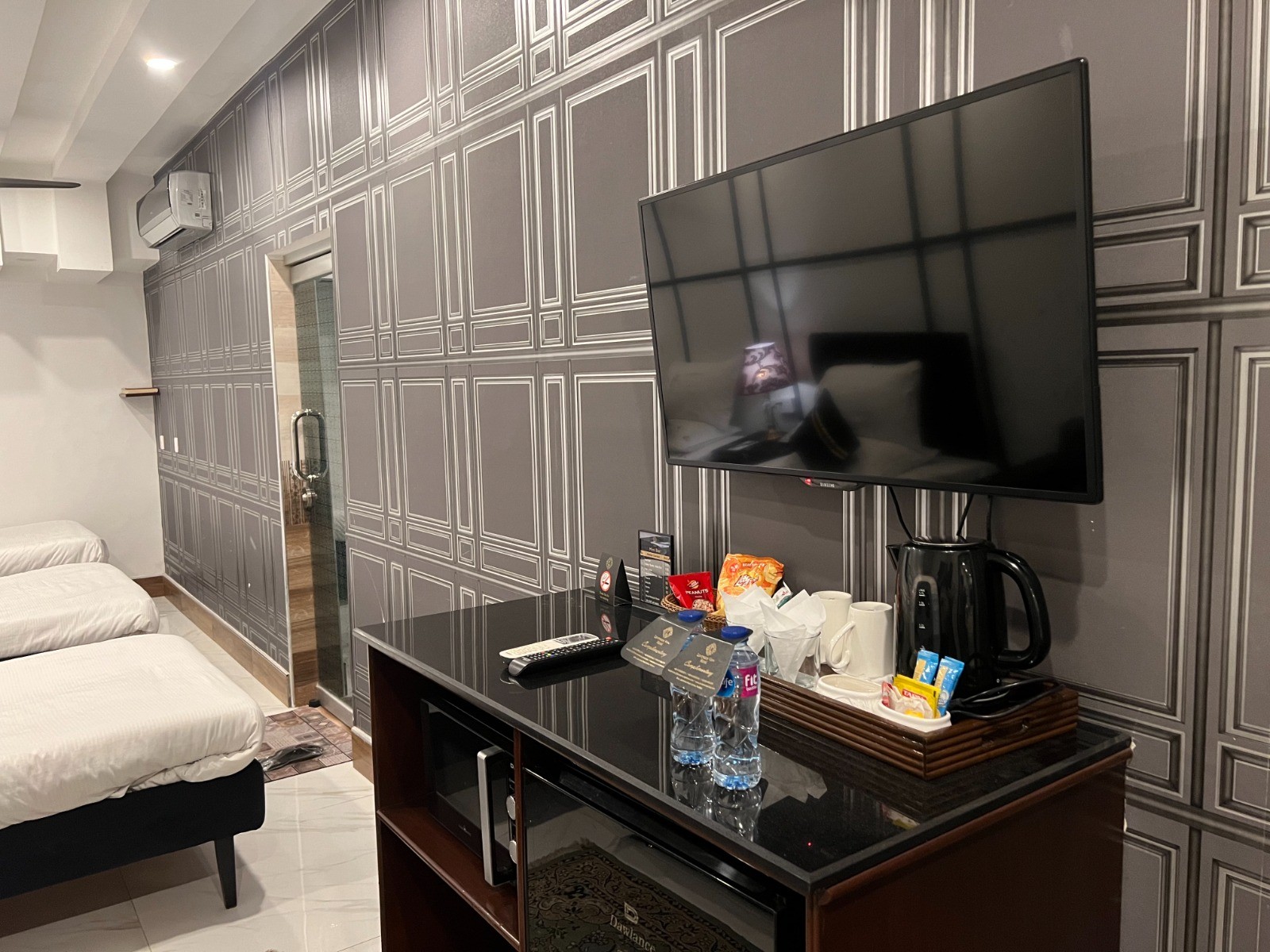 Executive Triple Room with Jacuzzi Bath