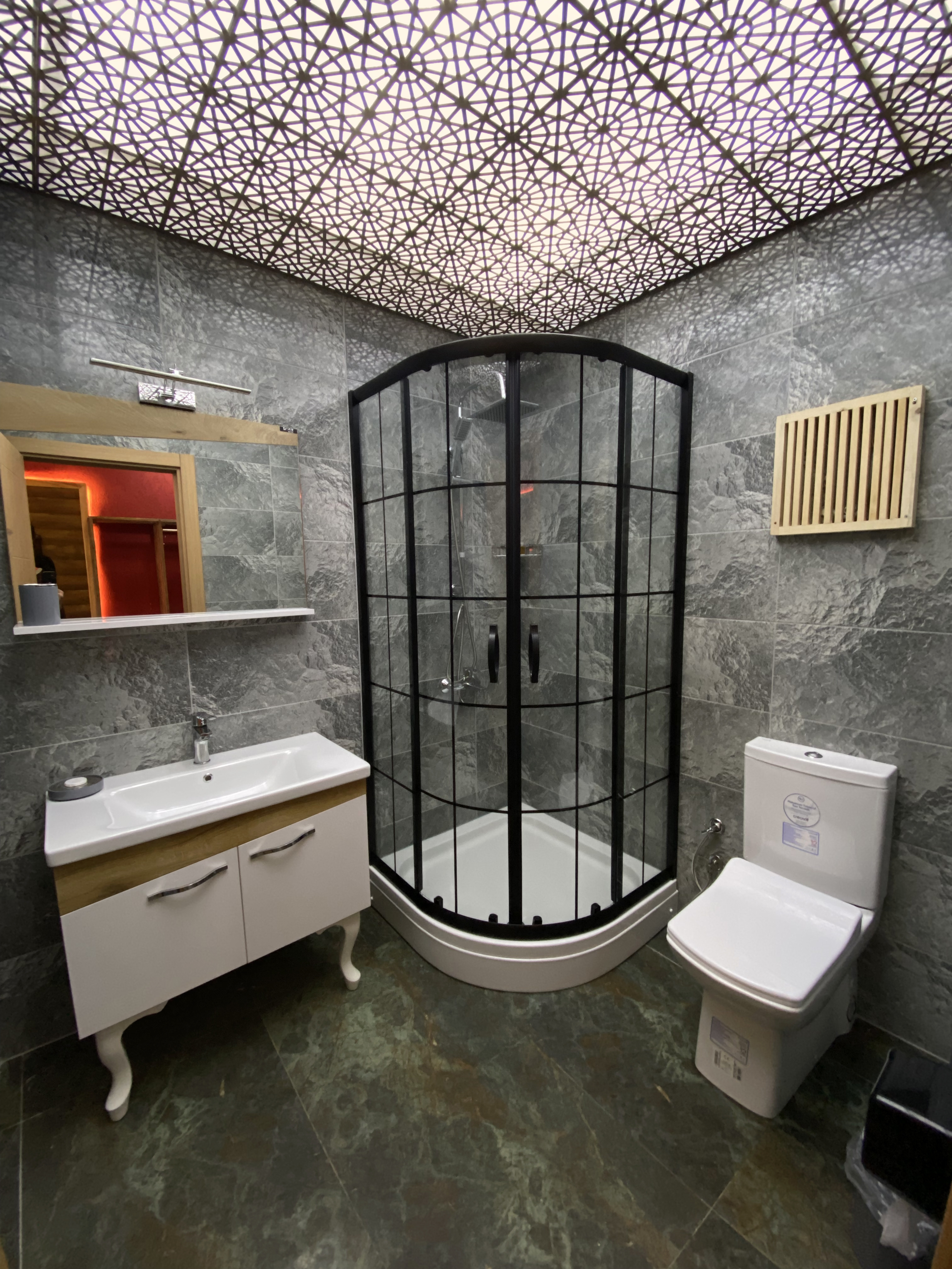 Red Ultra Luxury Suit Room