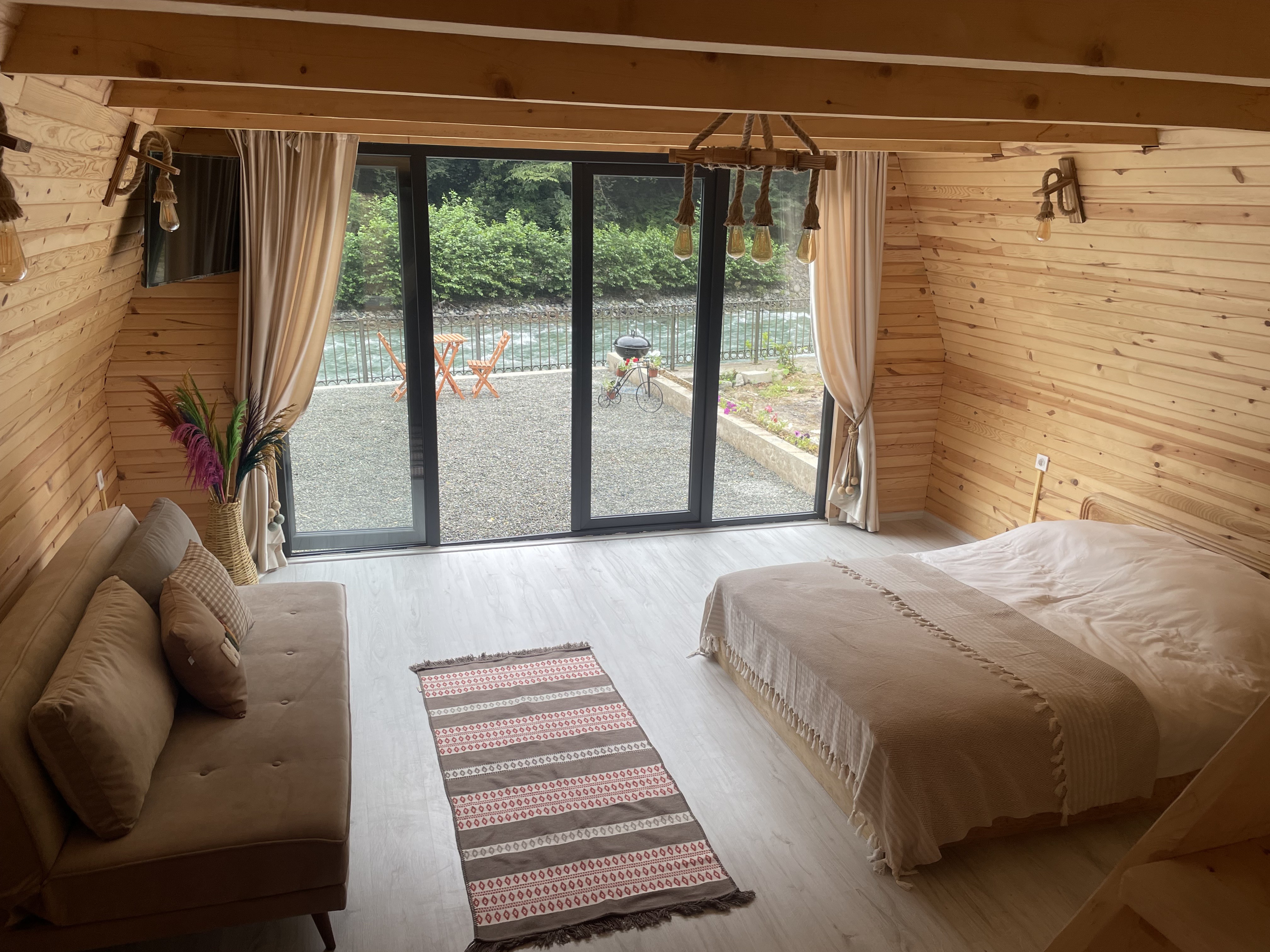 Bungalow - Water Front