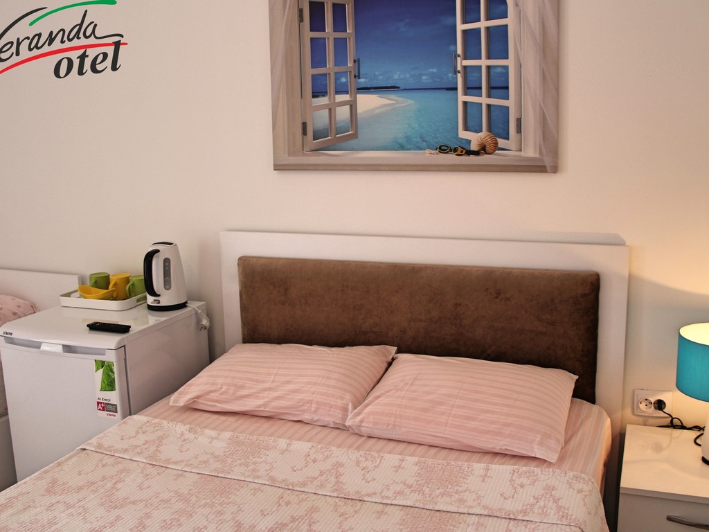 Veranda Hotel Üç Kişilik Balkonlu Oda